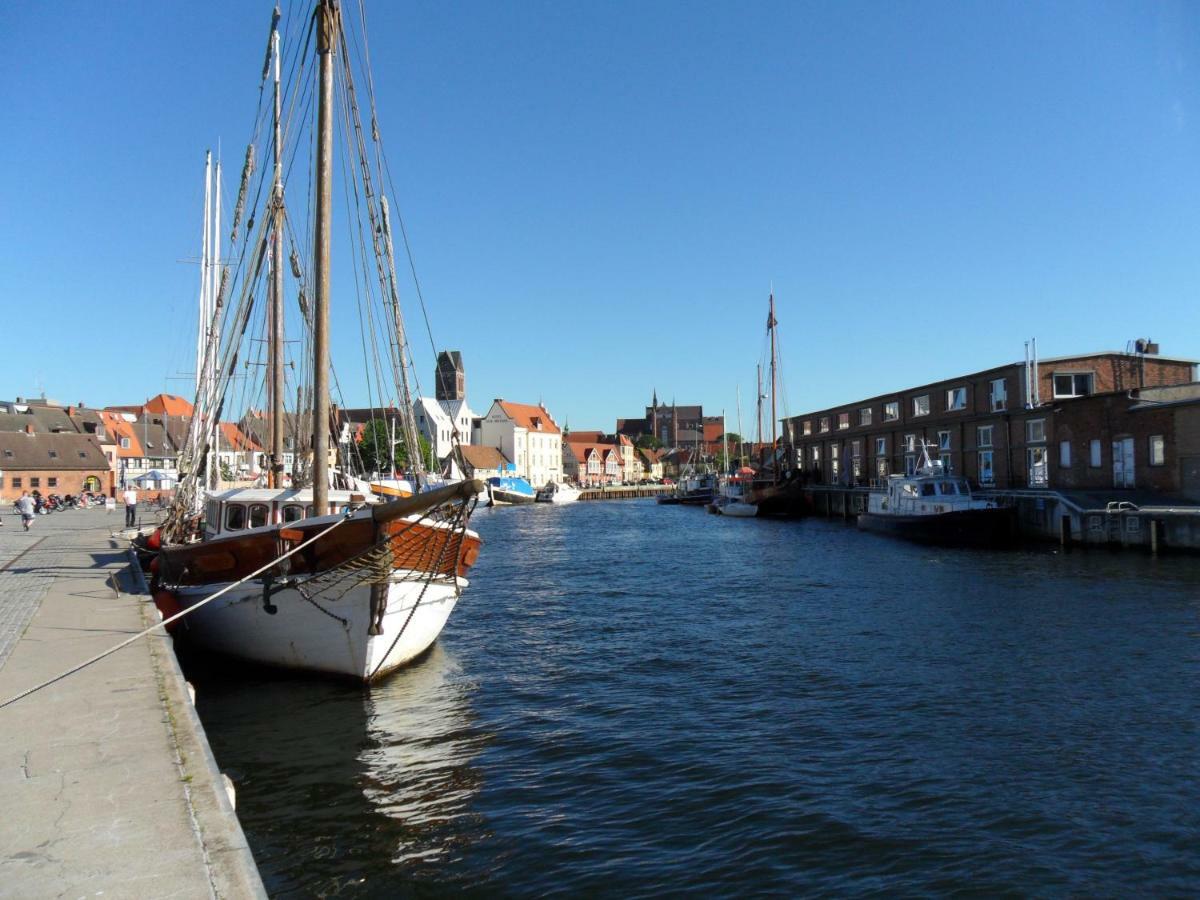 Seestern Am Hafen Mit Balkon - Abc139 By Abcวิสมาร์ ภายนอก รูปภาพ